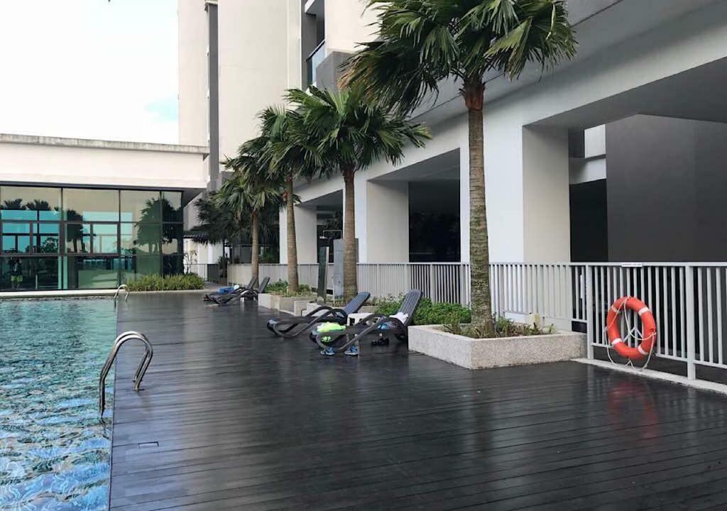 ג'והור בהרו Skyloft Muslim Suite מראה חיצוני תמונה