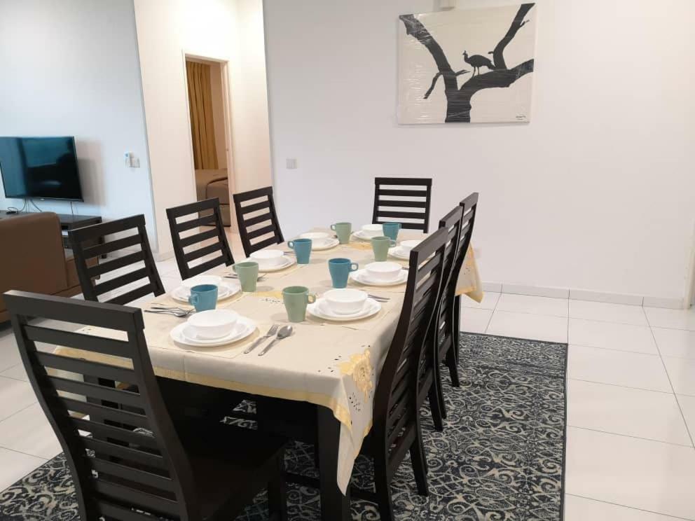 ג'והור בהרו Skyloft Muslim Suite מראה חיצוני תמונה